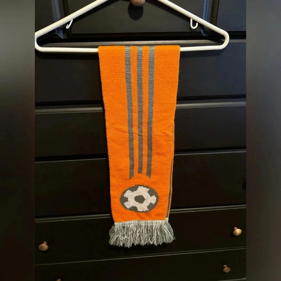 GRAY ORANGE SOCCER SHOTS SCARF winter wear - Picture 4 of 4